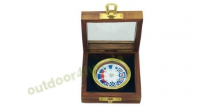 Sea - Club Kompass-Flaggenzeichen aus Messing in einer Holzbox mit Glasdeckel,  5,5 cm